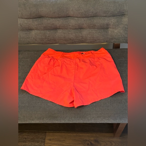 Reebok Shorts - Picture 4 of 5